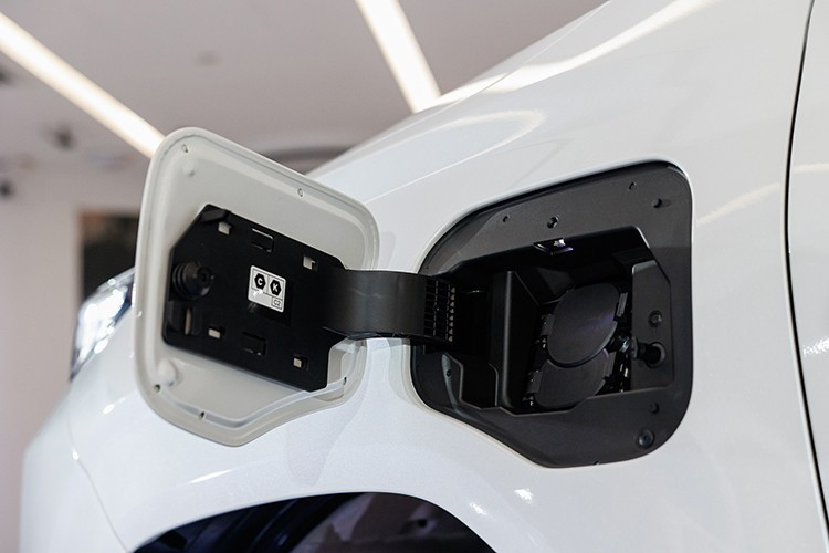 View - Chi tiết bán tải điện Toyota Hilux 2026 giá 1,2 tỷ, chạy 315 km/sạc | Báo Tri thức và Cuộc sống - TIN TỨC PHỔ BIẾN KIẾN THỨC 24H