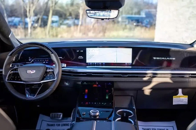 View - "Soi" Cadillac Escalade ESV 2025 có giá đắt hơn cả Lamborghini Urus | Báo Tri thức và Cuộc sống - TIN TỨC PHỔ BIẾN KIẾN THỨC 24H