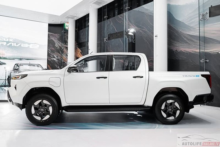 View - Chi tiết bán tải điện Toyota Hilux 2026 giá 1,2 tỷ, chạy 315 km/sạc | Báo Tri thức và Cuộc sống - TIN TỨC PHỔ BIẾN KIẾN THỨC 24H