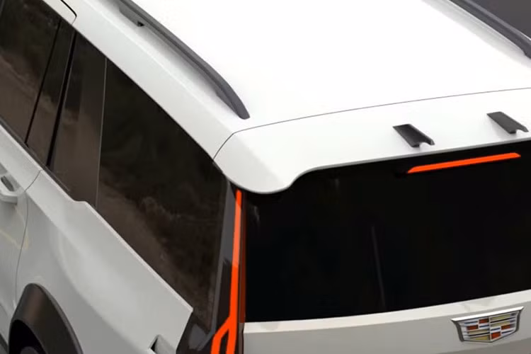 Những con số khủng này đủ để chiếc SUV đồ sộ Cadillac Escalade ESV 2025 tăng tốc từ 0 lên 97 km/h trong khoảng 4,5 giây, một con số vốn đã thuộc hàng xe thể thao, mặc dù chiếc xe này là SUV hạng sang. Đồng hồ tốc độ kỹ thuật số có thể lên đến 201 km/h.