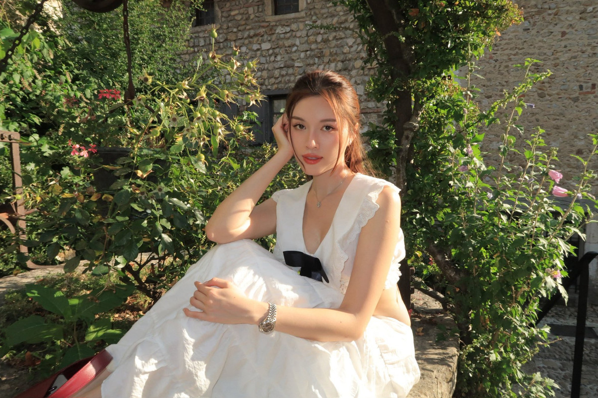 Được biết để có vóc dáng 0% mỡ thừa này, Thanh Thanh Huyền chăm chỉ luyện tập các bộ môn thể thao. Cô nàng chơi từ tennis, pickleball đến gym, chạy bộ,... Ảnh sử dụng trong bài: FBNV