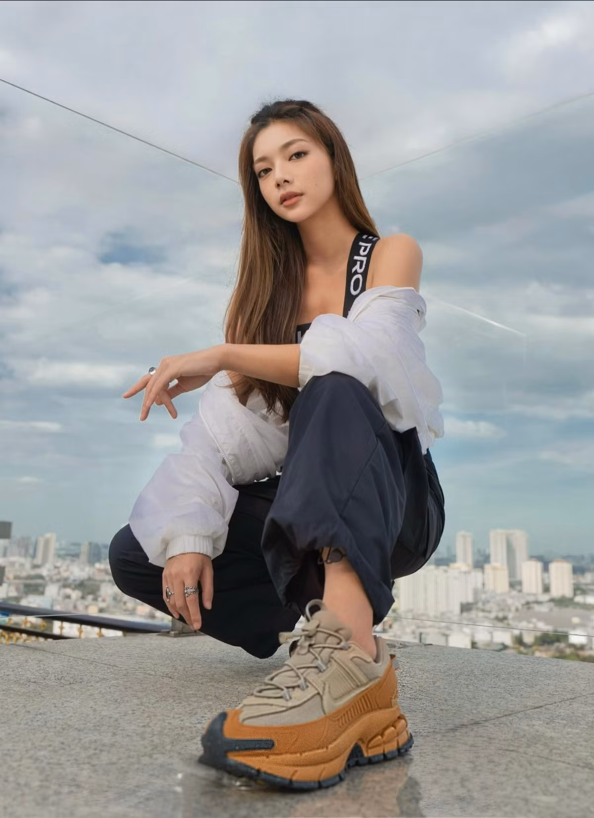 Ngoài công việc, Katleen Phan Võ vừa đón tin vui khi được bạn trai cầu hôn ở nước ngoài. Cô cho biết đây là cột mốc lớn trong cuộc đời.