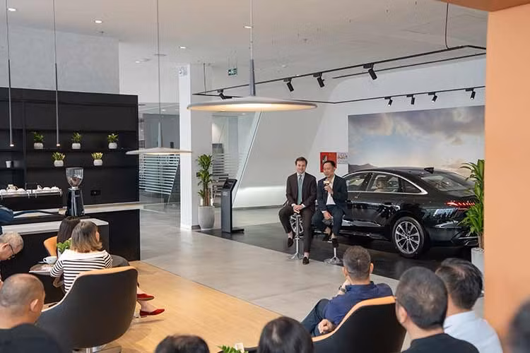 Danh mục sản phẩm mở rộng này phản ánh cam kết của thương hiệu xe sang Audi trong việc mang đến cho khách hàng Việt Nam những sản phẩm mới nhất, từ các dòng SUV, Sportback cho đến các mẫu xe điện và hiệu suất cao.