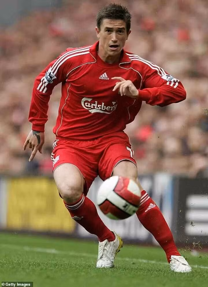 Tuy nhiên, chấn thương liên tiếp và sức khỏe không ổn định đã ảnh hưởng lớn tới phong độ và thời gian thi đấu của Kewell. Liverpool quyết định không gia hạn hợp đồng với ông vào năm 2008.