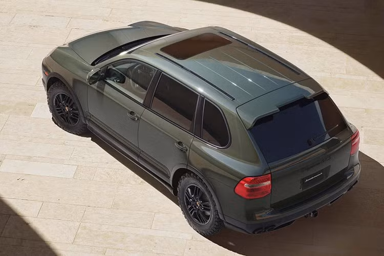 Chương trình Sonderwunsch đã thực hiện dự án phục chế chiếc xe SUV thể thao hạng sang Porsche Cayenne GTS thế hệ đầu tiên này ở trạng thái đẹp hơn cả lúc xuất xưởng.