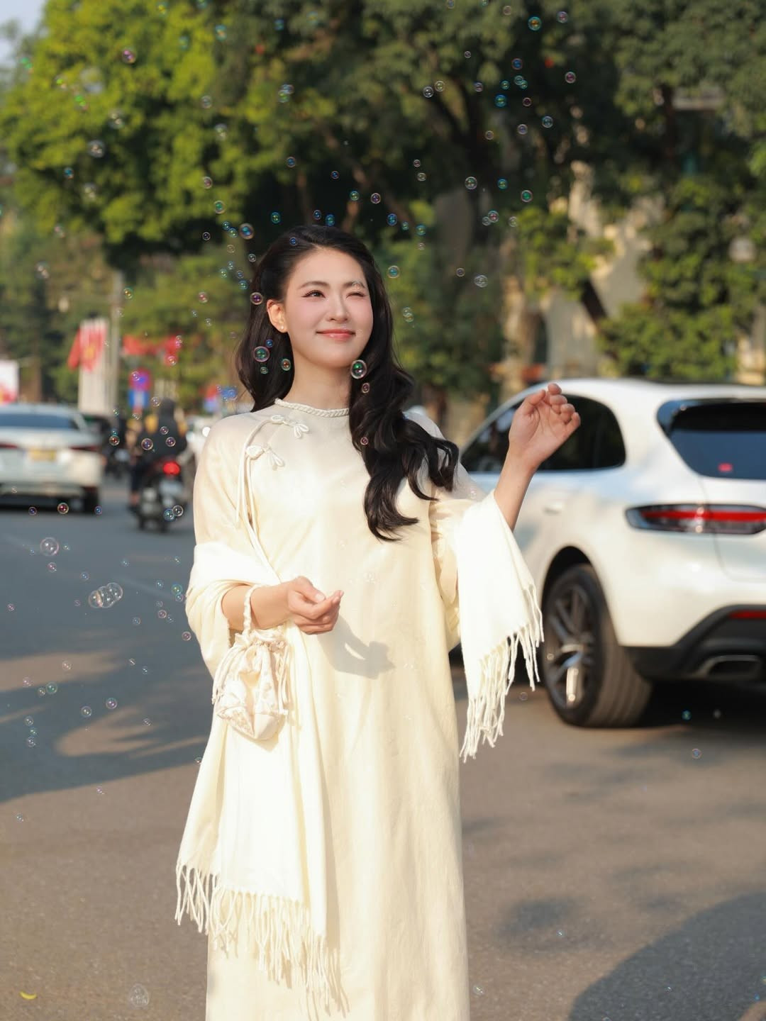 Nhiều khán giả nhận xét, nhan sắc của nữ diễn viên sinh năm 1995 ngày càng mặn mà nhưng vẫn giữ được nét trong trẻo đặc trưng.