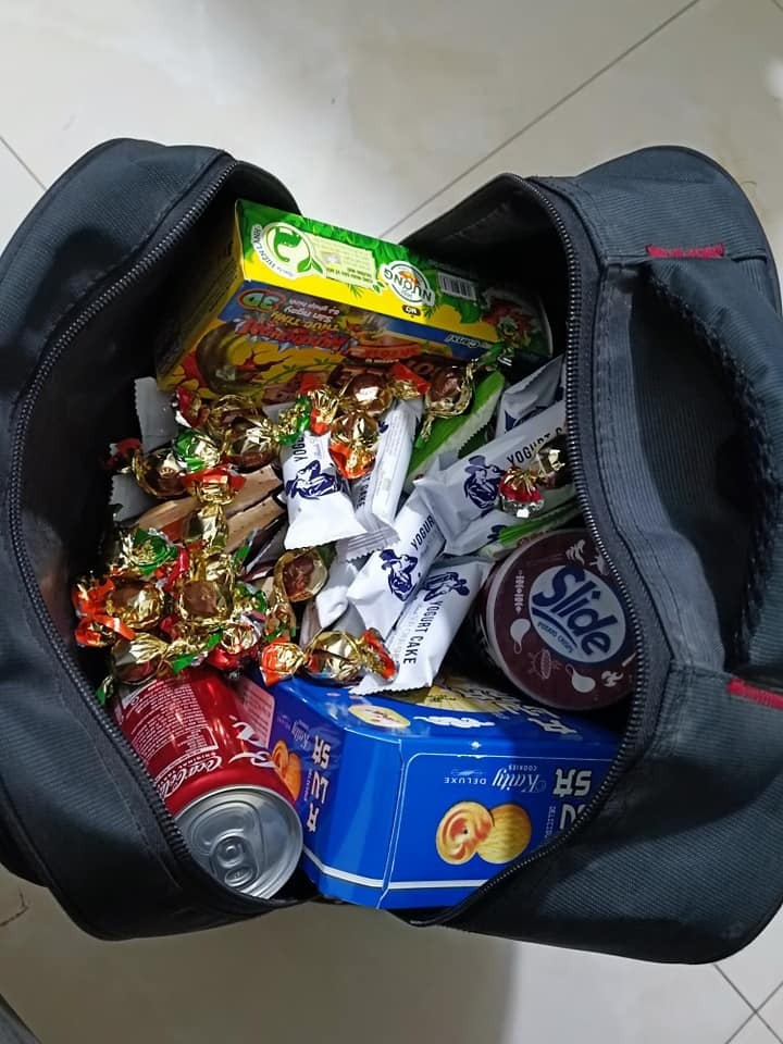 Câu chuyện “balo chợ quê” thực chất không mới, nhưng năm nào cũng nhận được sự quan tâm lớn. Bởi trong xã hội hiện đại, nơi nhiều người trẻ sớm tự lập, những hành động chăm sóc âm thầm của bố mẹ lại càng trở nên đáng quý. Nó nhắc nhớ rằng, phía sau mỗi sinh viên nơi thành phố lớn luôn có một mái nhà bình yên, nơi bố mẹ vẫn dõi theo và lo lắng từng bữa ăn, giấc ngủ.