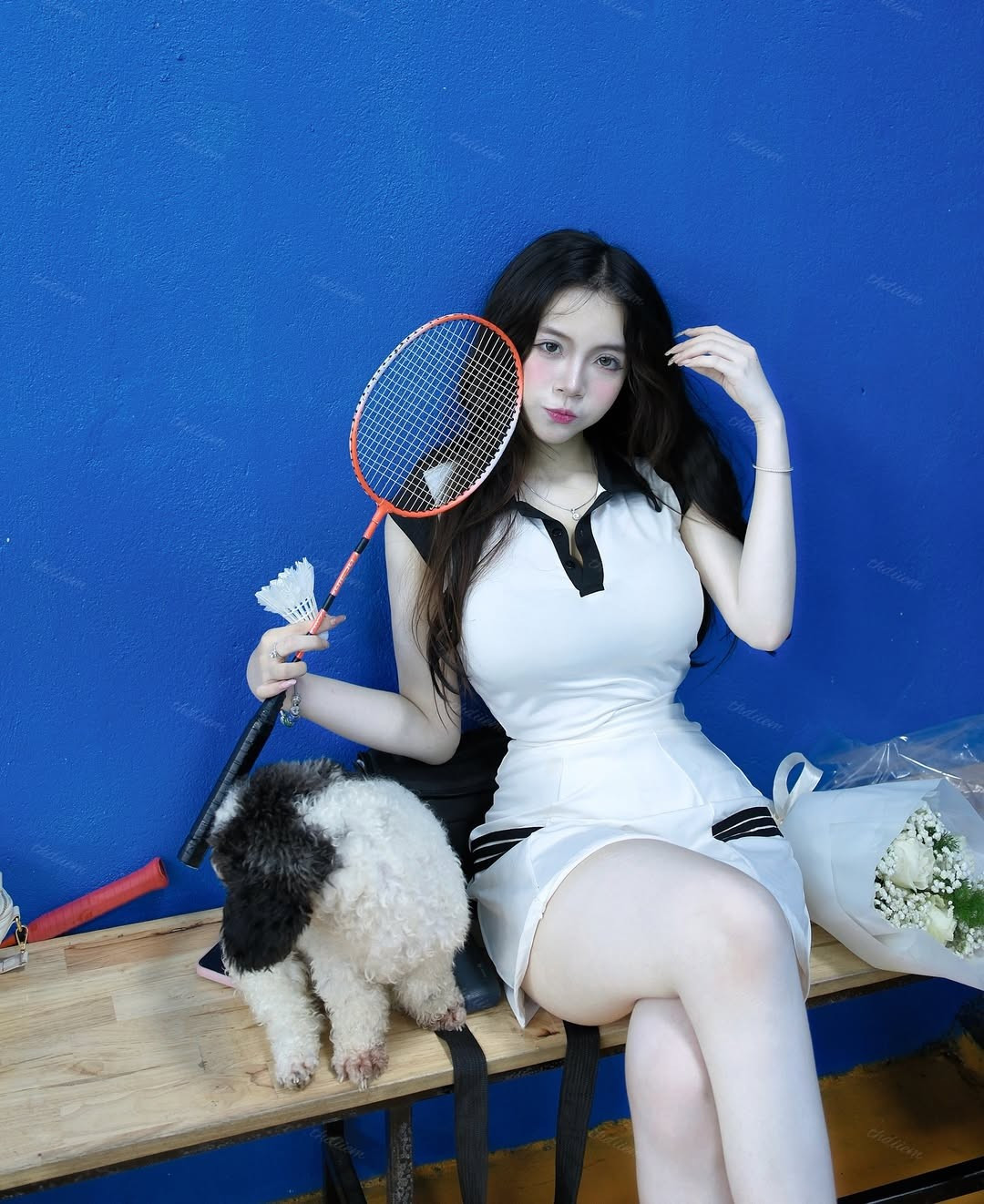 Thay vì chỉ quanh quẩn với chuột và bàn phím, việc ra sân vận động, vừa rèn luyện sức khỏe vừa "rửa mắt" bằng những hình ảnh dễ chịu rõ ràng là lựa chọn không tồi.