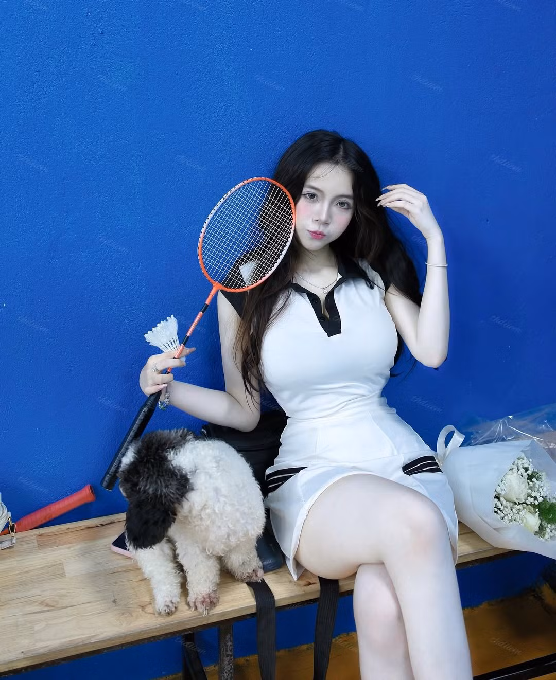 Thay vì chỉ quanh quẩn với chuột và bàn phím, việc ra sân vận động, vừa rèn luyện sức khỏe vừa "rửa mắt" bằng những hình ảnh dễ chịu rõ ràng là lựa chọn không tồi.