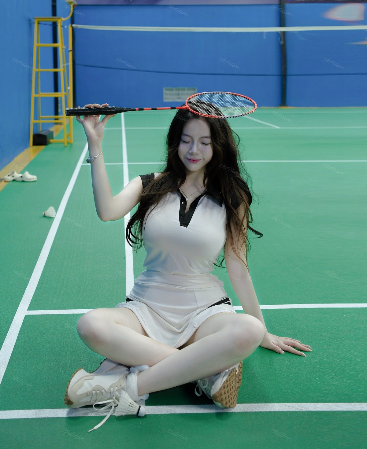 Mới đây, bộ ảnh của hot girl Thúy Diễm được đăng tải trên mạng xã hội được lấy bối cảnh trên sân cầu lông nhanh chóng nhận được sự chú ý.