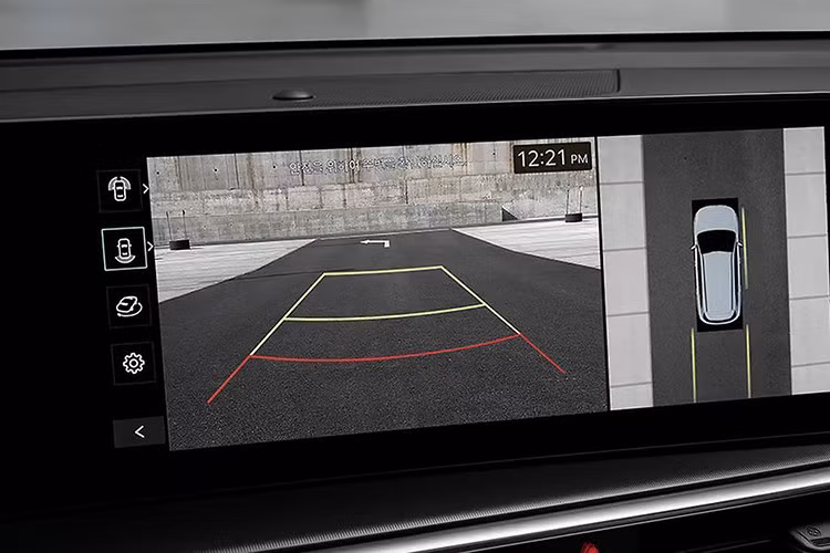 Các tùy chọn động cơ vẫn được giữ nguyên, bao gồm động cơ 4 xi-lanh 2,5 lít hút khí tự nhiên và tăng áp kết hợp với hộp số tự động tám cấp, có thể kết nối với hệ dẫn động bốn bánh toàn thời gian tùy chọn.