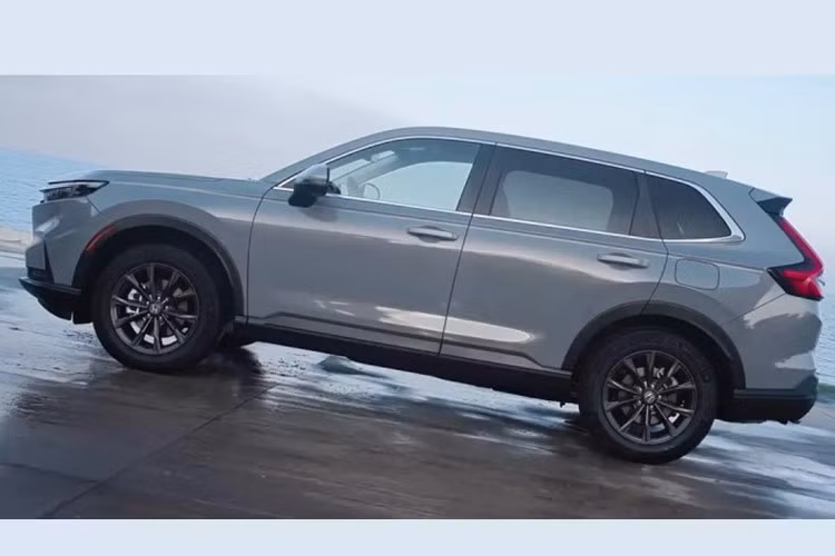 So với các thị trường khác, Honda áp dụng chiến lược kỷ niệm 30 năm khác nhau. Tháng 4 vừa qua, tại châu Âu, hãng từng giới thiệu mẫu CR-V Dream Pod Concept lấy cảm hứng từ khách sạn con nhộng Nhật Bản, hướng tới những chuyến đi dài.