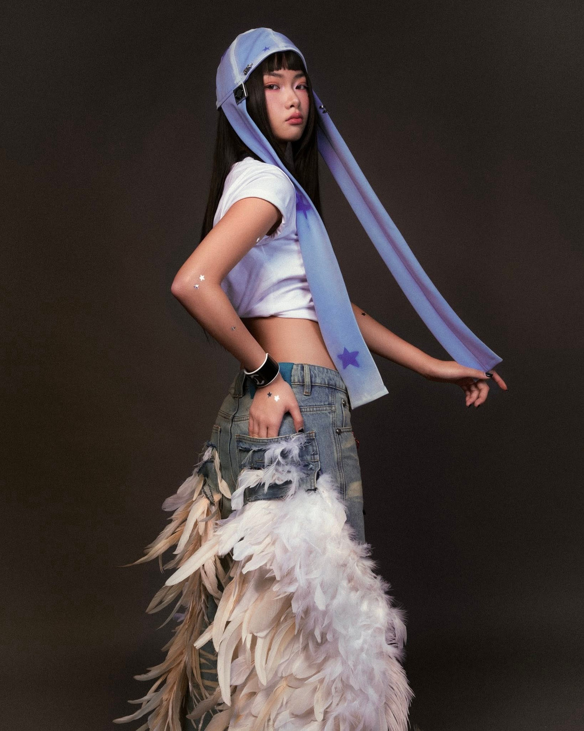 Sau khi SGO48 ngừng hoạt động, Ánh Sáng AZA không ngừng tìm kiếm hướng đi mới cho bản thân. Cô mạnh dạn thử sức ở môi trường quốc tế khi tham gia Chuang Asia 2024, nơi Ánh Sáng để lại dấu ấn nhờ phong thái tự tin, kỹ năng trình diễn tốt và khả năng thích nghi nhanh với cường độ luyện tập khắc nghiệt.