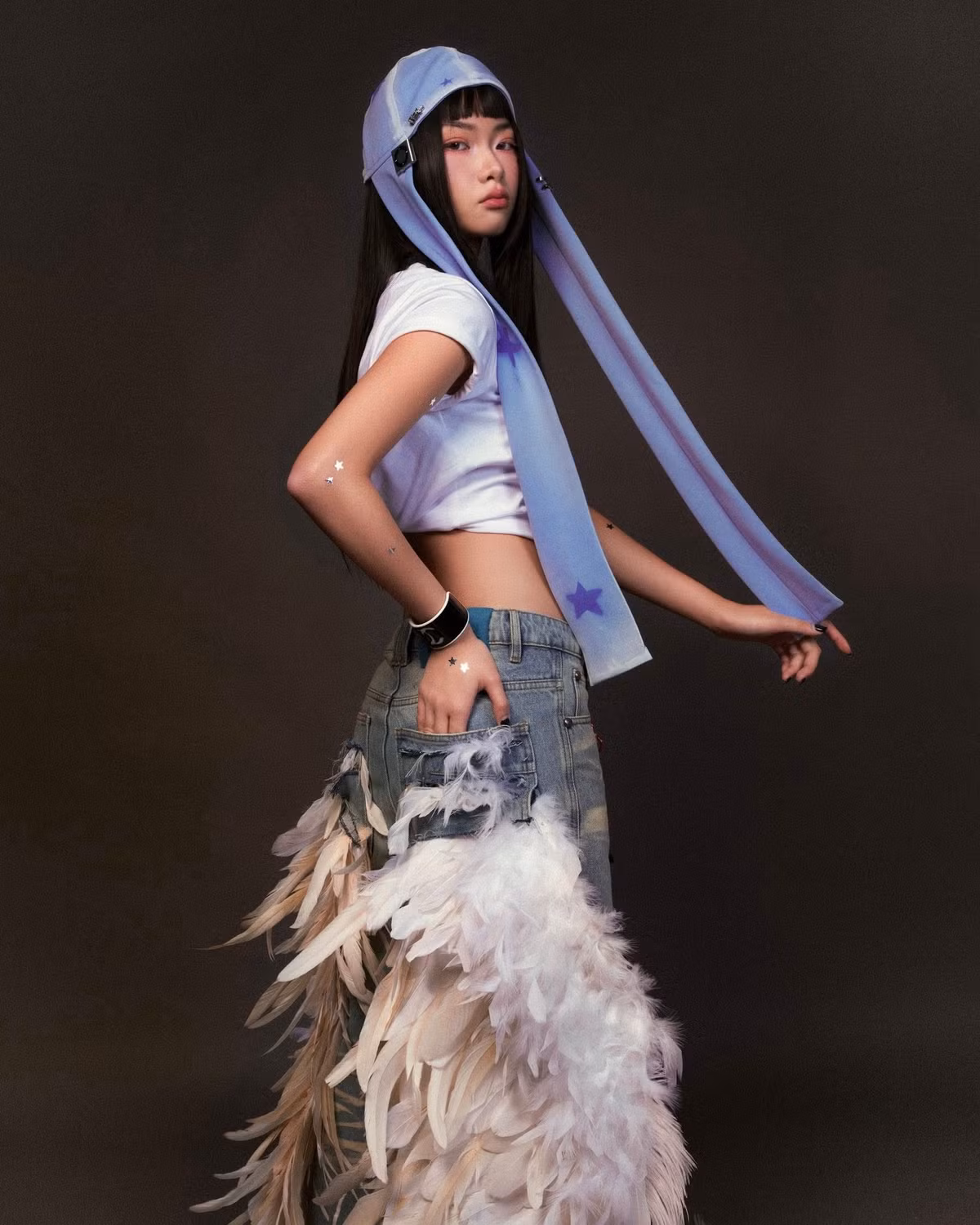 Sau khi SGO48 ngừng hoạt động, Ánh Sáng AZA không ngừng tìm kiếm hướng đi mới cho bản thân. Cô mạnh dạn thử sức ở môi trường quốc tế khi tham gia Chuang Asia 2024, nơi Ánh Sáng để lại dấu ấn nhờ phong thái tự tin, kỹ năng trình diễn tốt và khả năng thích nghi nhanh với cường độ luyện tập khắc nghiệt.