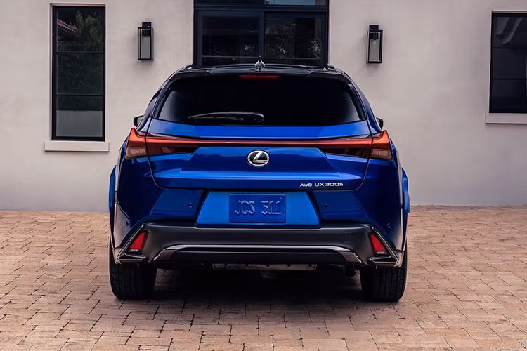 Khối động cơ mới mang lại khả năng tăng tốc cho xe từ 0-96 km/h trong 7,9 giây khi đi kèm hệ dẫn động bốn bánh AWD tùy chọn.