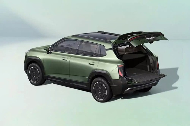 "Trái tim" của Dongfeng Vigo là mô-tơ điện đặt phía trước với công suất tối đa 184 mã lực. Nhờ đó, xe có thể đạt vận tốc tối đa 150 km/h. Mô-tơ này đi với pin có dung lượng 51,87 kWh, cho phạm vi hoạt động 480 km, dài hơn đối thủ BYD Atto 2.