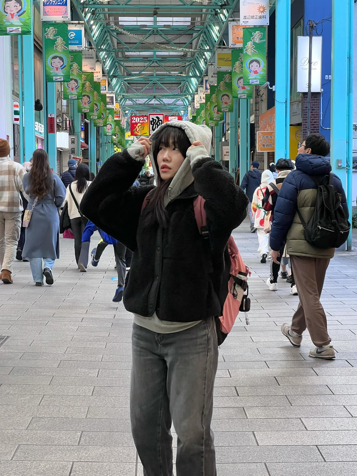 Lê Thụy bất ngờ nổi lên thành hiện tượng mạng xã hội vào năm 2021 chỉ với câu nói "Uống coconut không?". Nội dung hài hước, tinh thần lạc quan trong các clip đá khiến cô thu hút hàng triệu follow sau thời gian ngắn.