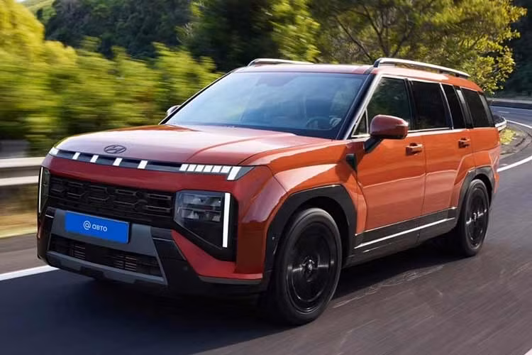 Dựa trên loạt ảnh chạy thử ban đầu, nghệ sĩ đồ họa Nikita Chuicko – nổi tiếng với tên “kelsonik” trên mạng xã hội đã dựng nên phiên bản của mẫu xe SUV Hyundai SantaFe 2027 nâng cấp với loạt tinh chỉnh thiết kế ấn tượng.