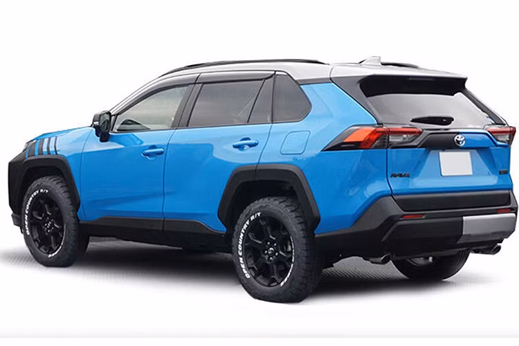 Xe sở hữu phối màu xanh – đen nổi bật, mâm đen thể thao, mang thông điệp rằng việc nâng cấp, độ lại những mẫu xe cũ vẫn có thể tạo ra một trải nghiệm mới mẻ và thú vị.