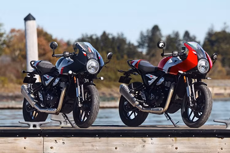 Dự kiến Thruxton 400 sẽ có mặt tại các đại lý từ tháng 3/2026, trong khi Tracker 400 sẽ đến sớm hơn một chút vào tháng 4/2026, mở rộng lựa chọn cho những người đam mê xe phân khối trung trong phân khúc môtô phong cách.