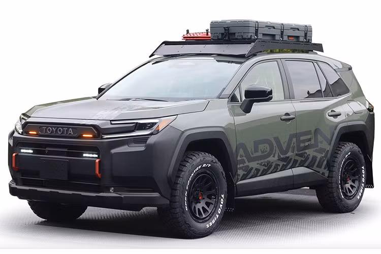 Lần đầu tiên, TICO góp mặt tại Tokyo Auto Salon với ba phiên bản RAV4 concept mang phong cách thiết kế táo bạo và khác biệt hoàn toàn so với những chiếc RAV4 thường thấy trên đường phố. Đáng chú ý, một trong ba mẫu xe thậm chí còn được phát triển trên nền tảng RAV4 thế hệ cũ, thay vì phiên bản mới nhất.