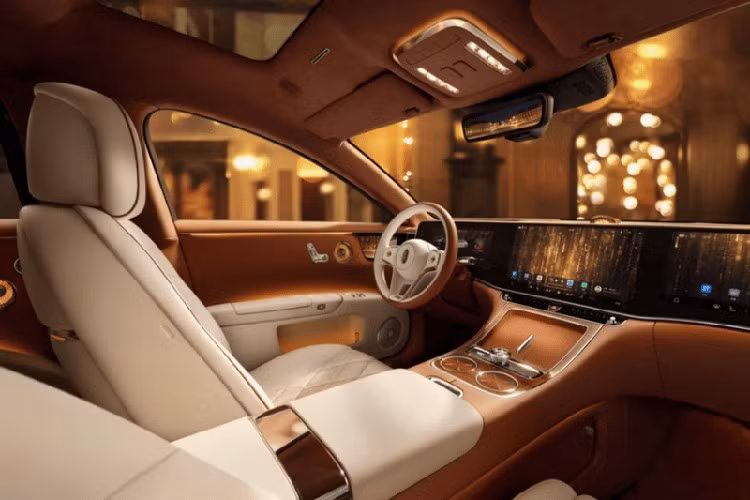 Theo tờ Bloomberg, trong tháng 11/2025, lượng xe Maextro S800 bán ra còn cao hơn doanh số cộng lại của Porsche Panamera và BMW 7-Series. Trước đó, mẫu xe Trung Quốc này đã vươn lên vị trí dẫn đầu từ tháng 9/2025. Maextro S800 cũng vượt qua Mercedes-Benz S-Class và cả phiên bản Maybach của mẫu xe này.