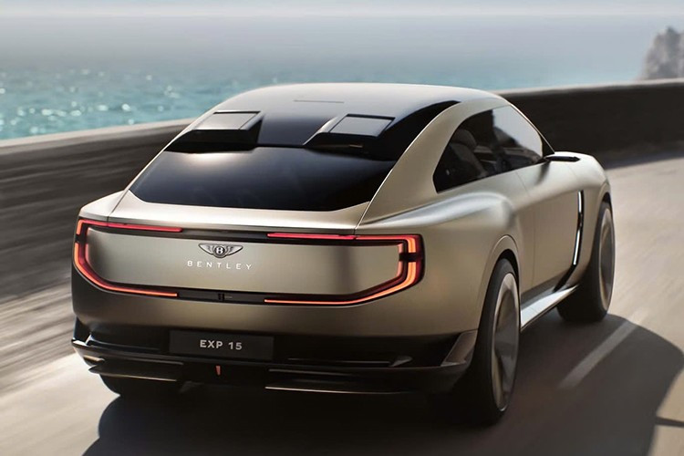 Urban SUV được định vị ở phân khúc thấp hơn Bentayga, có kích thước nhỏ gọn hơn và chỉ được phát triển dưới dạng xe thuần điện. Điều này cho thấy Bentley đang mở rộng dải sản phẩm SUV theo hướng trẻ hóa và phù hợp hơn với môi trường đô thị, song vẫn giữ chuẩn mực sang trọng đặc trưng.