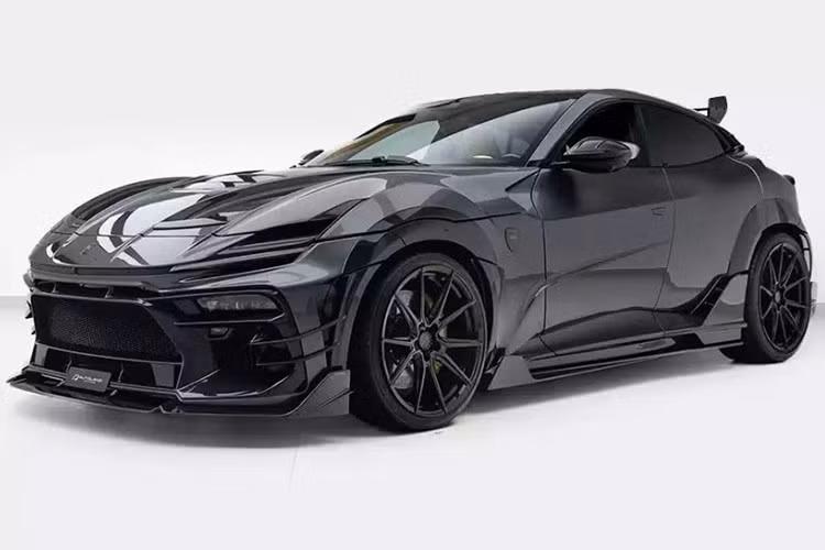 Những dự án mà Keyvany thực hiện trong những năm qua không được đánh giá cao, có nhiều nguyên nhân nhưng chủ yếu họ luôn để gam màu quá chói mắt vào sản phẩm của mình ngay từ cái nhìn đầu tiên, tuy nhiên, dự án mới nhất về chiếc Ferrari Purosangue này, với một diện mạo được độ lại khá độc đáo là lời khen.