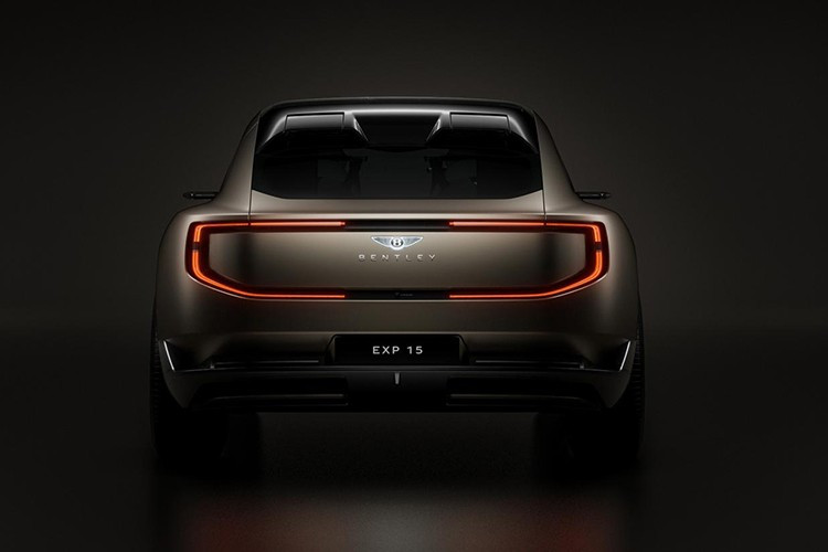 Theo một số công bố Bentley Urban được trang bị hệ thống cho phép sạc nhanh chỉ trong 7 phút để di chuyển thêm 160 km. Hiệu năng của Urban SUV cũng rất đáng gờm với mức công suất khởi điểm từ 604 mã lực.