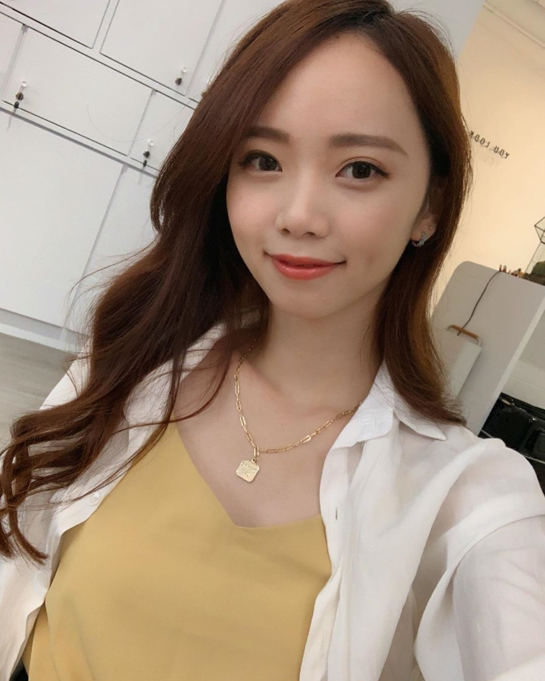 Điều đáng nói, Zoey không hề xây dựng hình ảnh quá táo bạo hay phản cảm. Trái lại, những bức ảnh của cô vẫn giữ được sự tự nhiên, gần gũi.