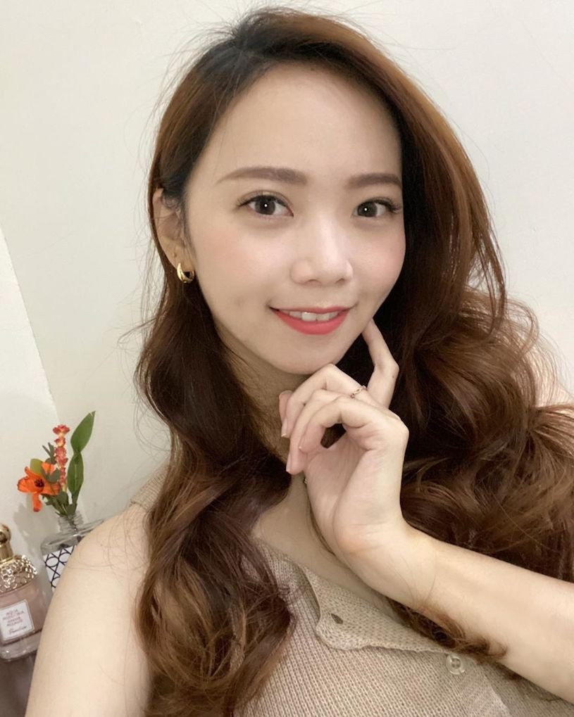 Hiện tại, trang Instagram cá nhân của Zoey thu hút hàng trăm nghìn lượt theo dõi. Mỗi bài đăng của cô, dù là ảnh đời thường hay những bộ ảnh gợi cảm, đều nhận được hàng nghìn lượt yêu thích và bình luận.