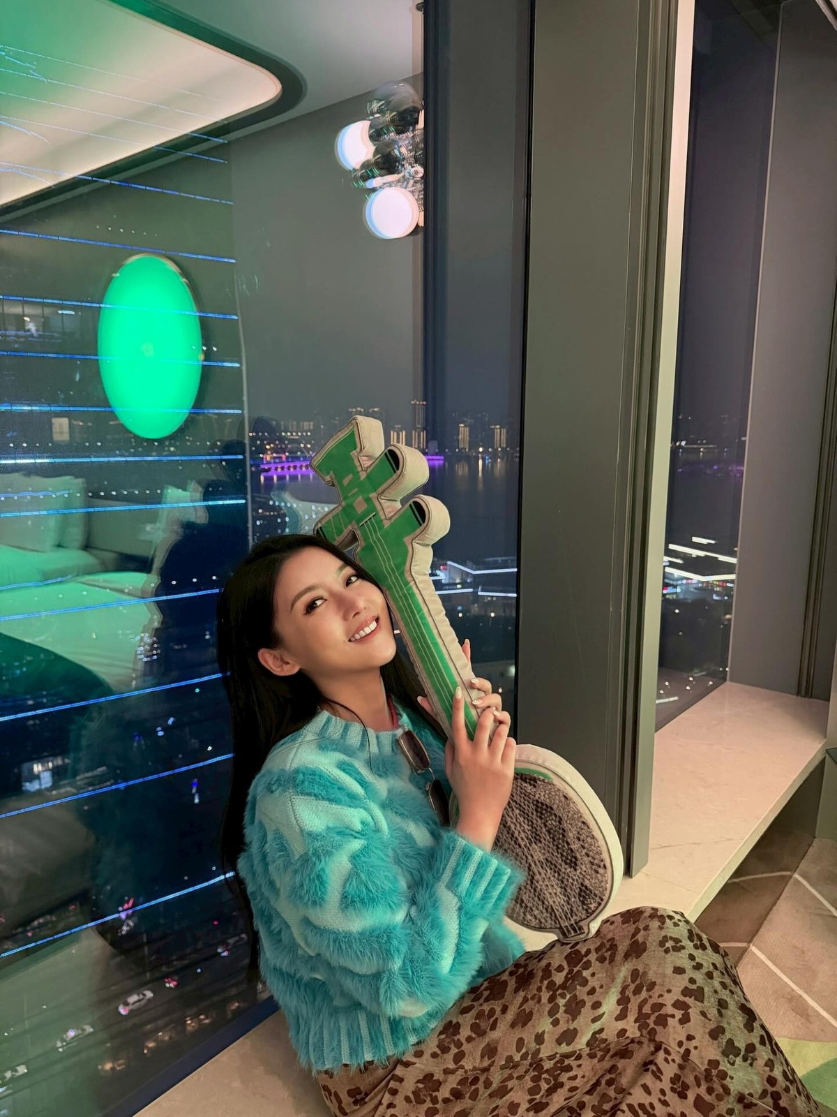 Cao Mẫn Mẫn (Gao Minmin), một chuyên gia dinh dưỡng và người dẫn chương trình nổi tiếng người Đài Loan. Cô ấy cũng là một tác giả có sách bán chạy và thường xuyên viết bài cho các chuyên mục.