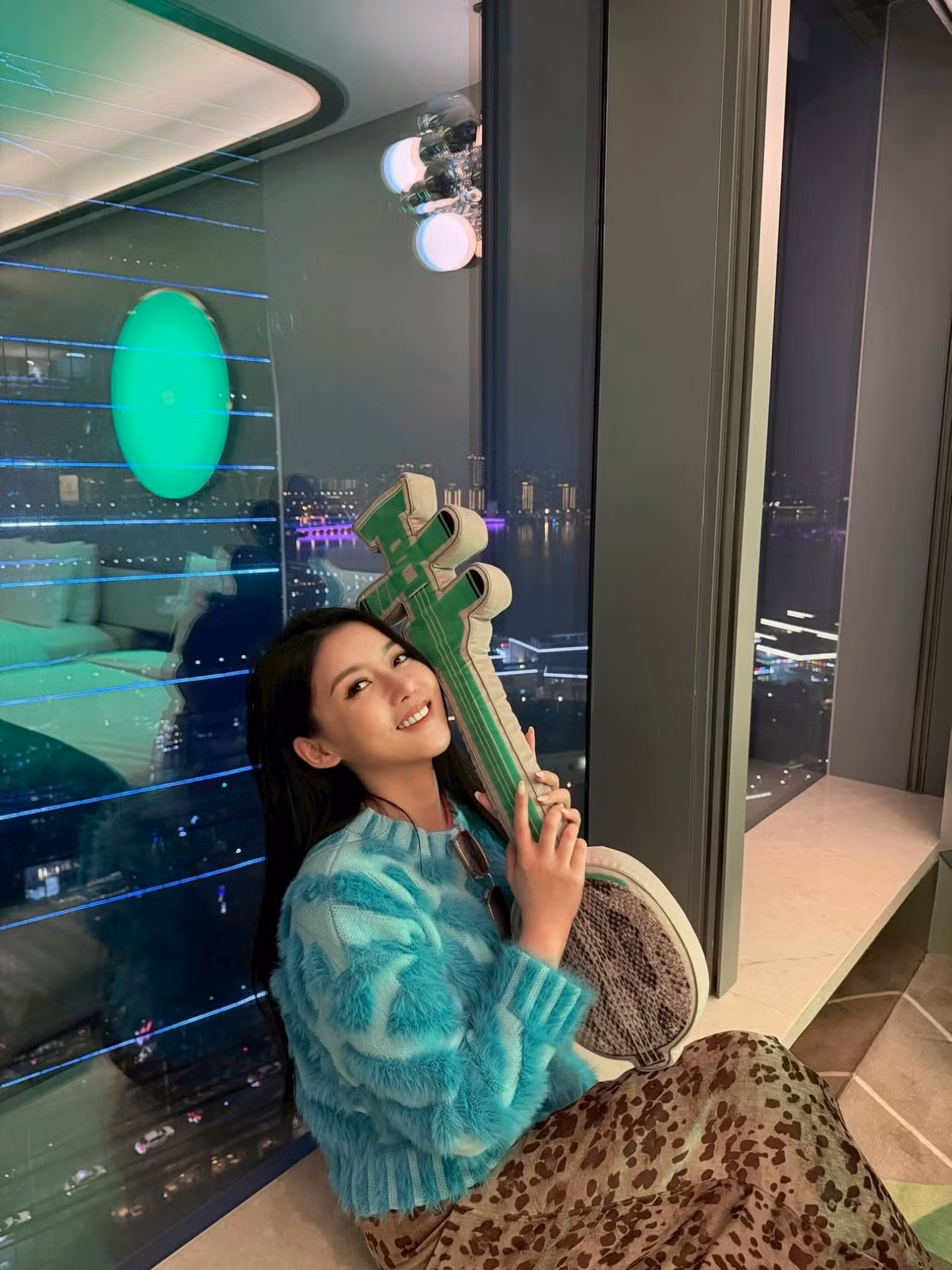 Cao Mẫn Mẫn (Gao Minmin), một chuyên gia dinh dưỡng và người dẫn chương trình nổi tiếng người Đài Loan. Cô ấy cũng là một tác giả có sách bán chạy và thường xuyên viết bài cho các chuyên mục.