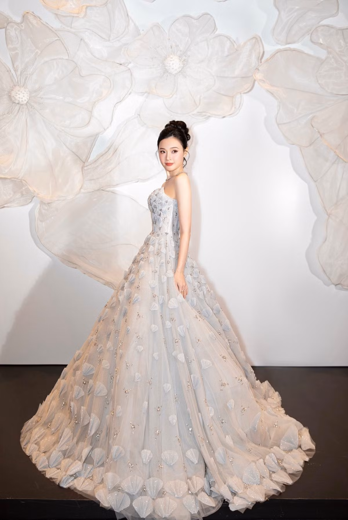 Thời gian qua, Midu liên tục vướng tin đồn mang thai sau 1 năm kết hôn với thiếu gia Minh Đạt.