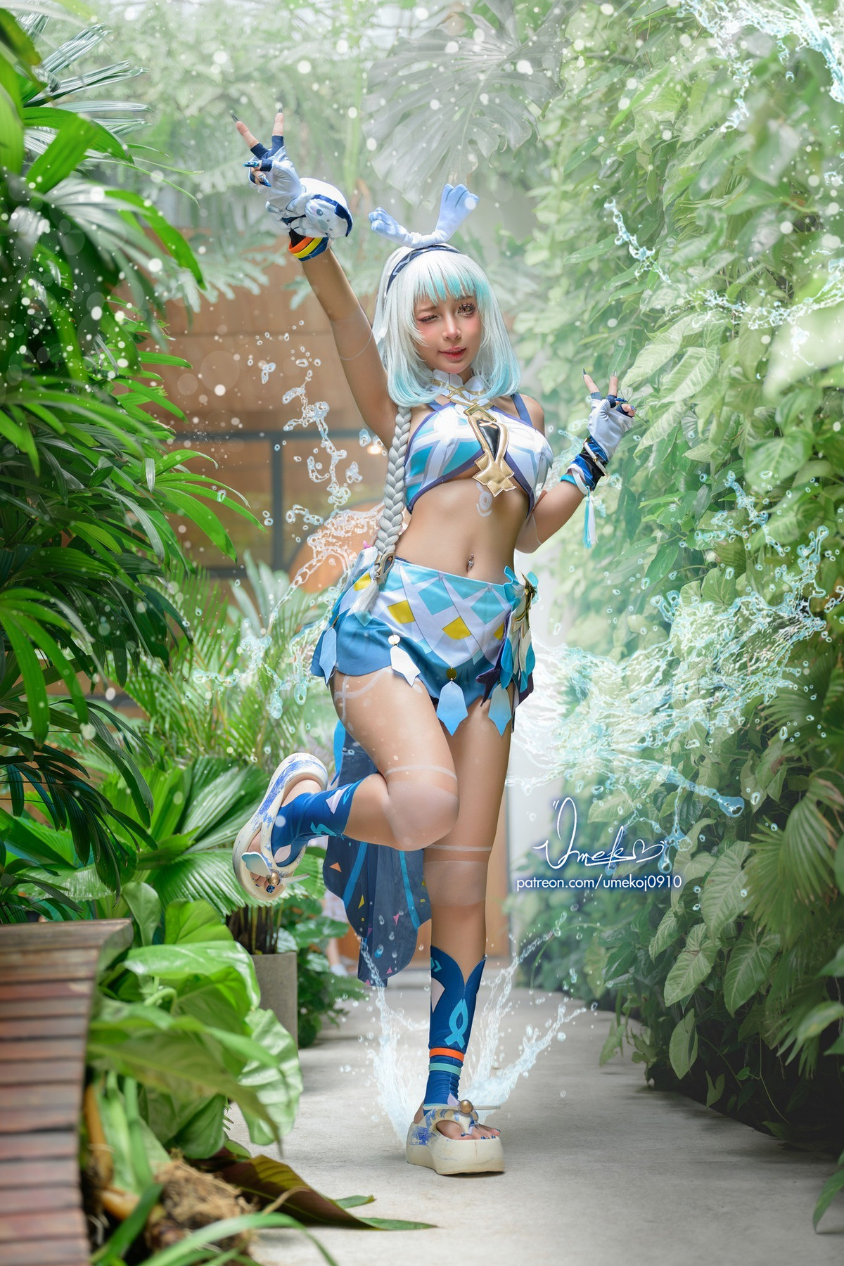 Tất nhiên sẽ có những tranh cãi về mức độ gợi cảm, tuy nhiên không thể phủ nhận rằng Umeko J đã rất thành công trong việc tạo ra một màn cosplay thu hút, ấn tượng.