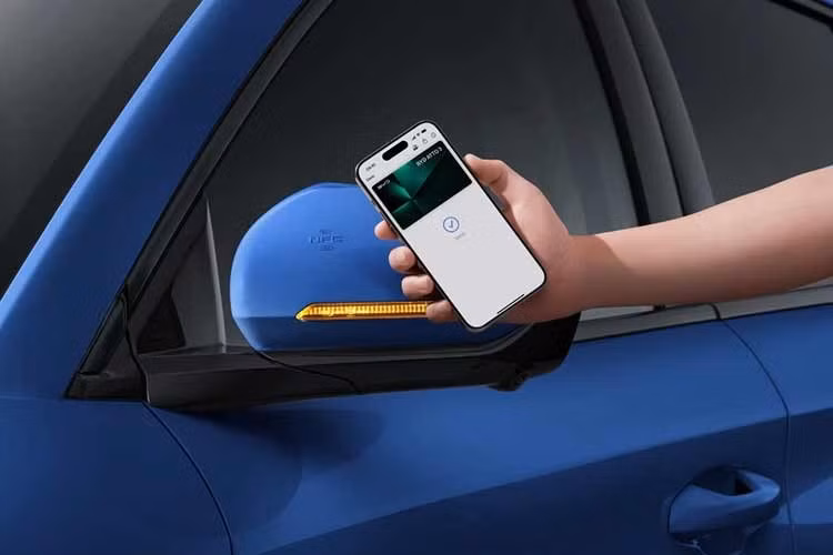 Công suất tối đa đạt 308 mã lực, tăng 107 mã lực so với mẫu Atto 3 hiện tại đang bán ở Việt Nam. Mô-men xoắn tối đa phiên bản Evo đạt 380Nm (tăng 70Nm) và khả năng tăng tốc 0–100 km/h đạt 5,5 giây; tầm hoạt động là 650 km (CLTC).