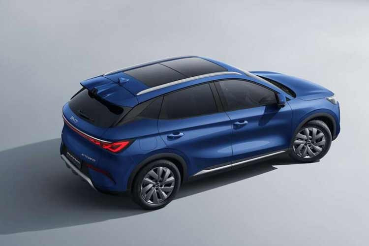 Tháng 10/2025, thế hệ mới của mẫu xe này xuất hiện trong hồ sơ kiểm định tại Trung Quốc, hé lộ nhiều nâng cấp về công suất lẫn phạm vi hoạt động. Đến ngày 11/2, BYD xác nhận tên gọi quốc tế sẽ là Atto 3 Evo 2026, nhấn mạnh bước tiến công nghệ so với phiên bản tiền nhiệm.