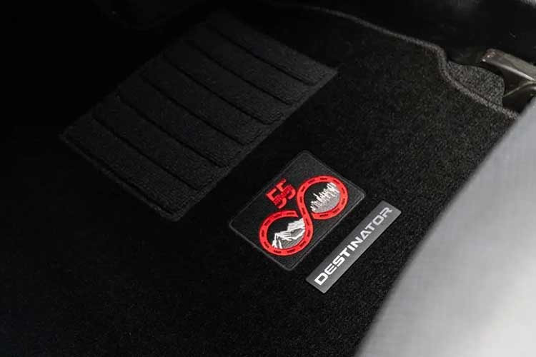 Ông Atsushi Kurita, Giám đốc điều hành Mitsubishi Indonesia (MMKSI), nhấn mạnh rằng việc bổ sung các trang bị như gương điện tử và phụ kiện ngoại thất là bước đi chiến lược nhằm tăng sức cạnh tranh trong bối cảnh phân khúc SUV đang dần bão hòa.