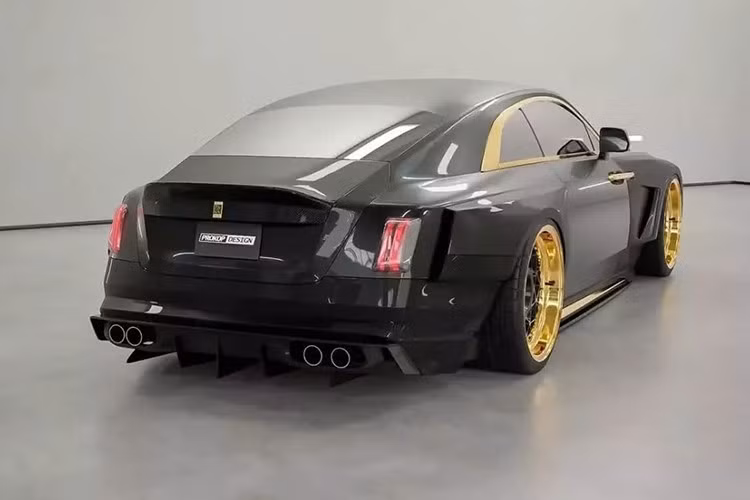 Nói về động cơ, nhiều người sẽ nghĩ nó lắp động cơ V12 tăng áp kép, dung tích 6.75 lít như các mẫu sedan hạng sang Ghost, mẫu Phantom VIII và Cullinan nhưng người này cho rằng động cơ V8 tăng áp kép sẽ tốt hơn.