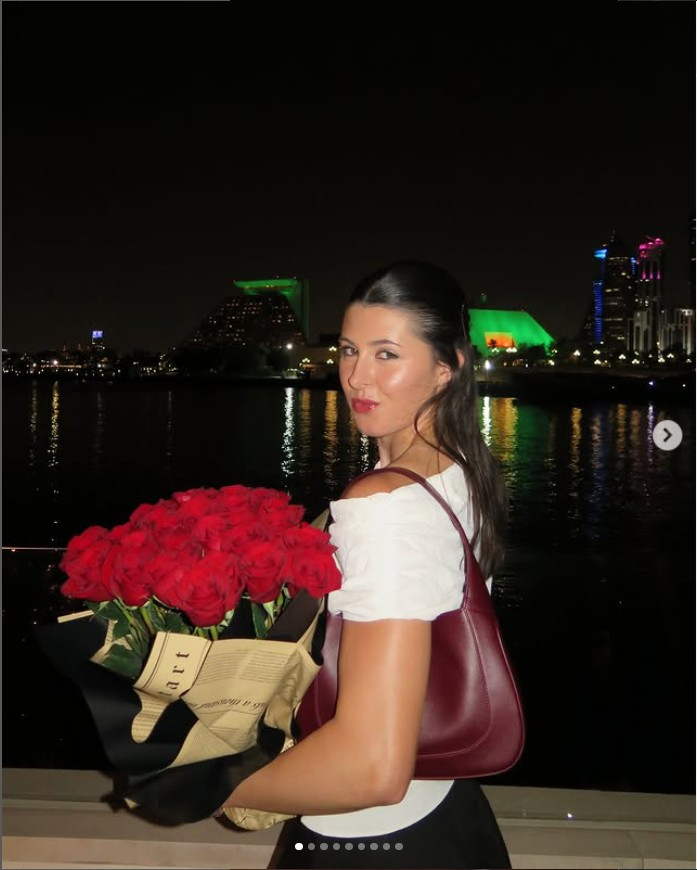 Năm 2023, Hunt tốt nghiệp cử nhân tại Corpus Christi College - ngôi trường danh giá bậc nhất nước Anh. Cô từng chia sẻ: "Tôi muốn chứng minh rằng bạn không cần từ bỏ giáo dục. Bạn có thể vừa là một 'cao thủ học thuật' vừa là một 'nữ thần tốc độ'".