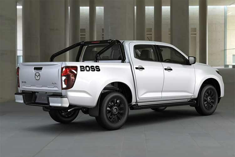 Các phiên bản thấp hơn của BT-50 được trang bị động cơ turbodiesel 2.2L cho công suất 161 mã lực và mô-men xoắn 400 Nm, kết hợp hộp số tự động 8 cấp. Tùy cấu hình, xe có thể sử dụng hệ dẫn động cầu sau hoặc dẫn động bốn bánh.