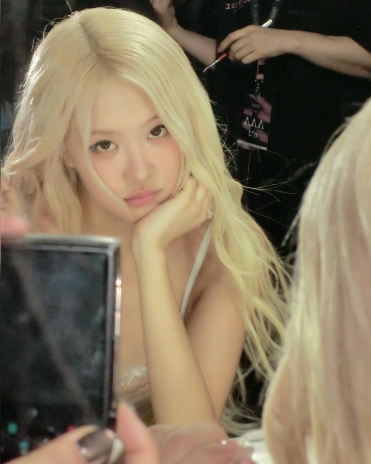 Nhiều người cảm thấy lo lắng cho vấn đề độ an toàn của trang phục của Rosé.