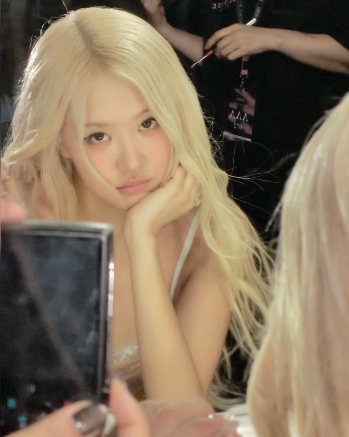 Nhiều người cảm thấy lo lắng cho vấn đề độ an toàn của trang phục của Rosé.