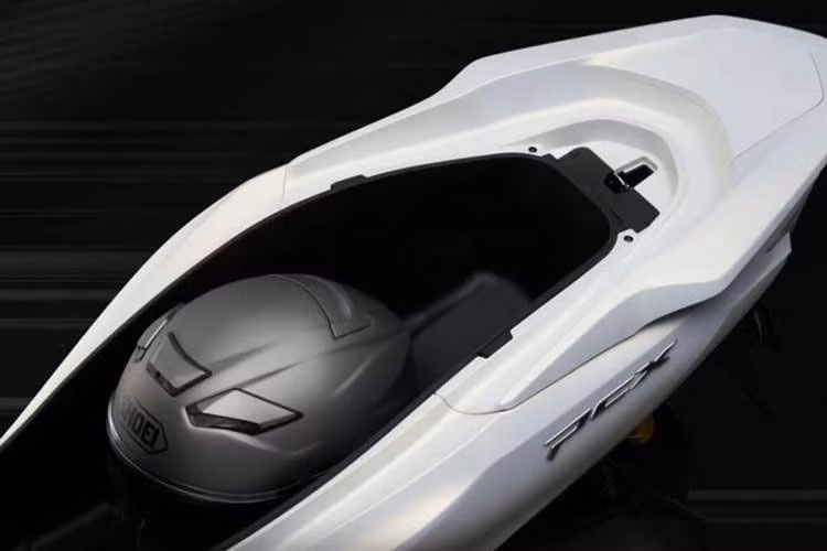 Xe có chiều dài 1.935 mm, chiều rộng 740 mm và chiều cao 1.125 mm, với chiều dài cơ sở 1.315 mm. Chiều cao yên ở mức 764 mm, trọng lượng xe 134 kg, trong khi bình xăng có dung tích 8,1 lít. Hệ thống phanh trang bị dạng đĩa ở cả bánh trước và bánh sau, đi kèm lốp trước kích thước 110/70-14 và lốp sau 130/70-13.