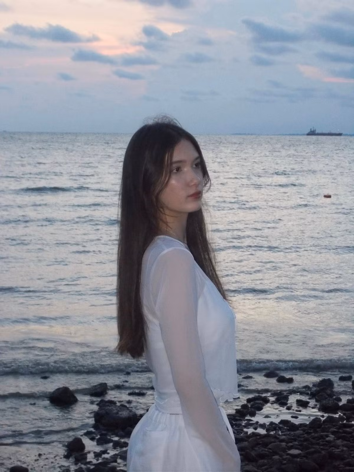 Hiện tại, Thanh Giang đang sinh sống cùng gia đình tại Việt Nam. Dù sở hữu ngoại hình nổi bật, cô được biết đến là người khá kín tiếng về đời tư. Trên mạng xã hội, Thanh Giang chủ yếu chia sẻ những khoảnh khắc đời thường giản dị, thân thiết bên anh trai Đặng Văn Lâm và chị dâu Yến Xuân, cho thấy hình ảnh một cô gái trẻ năng động nhưng sống chừng mực.