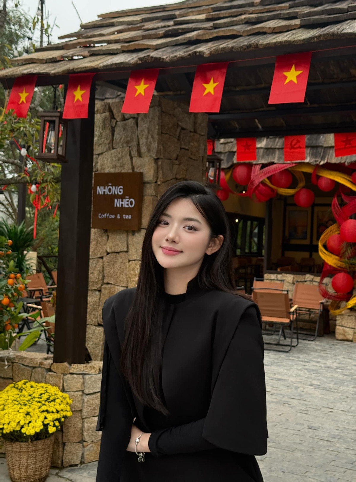 Từ một TikToker nổi tiếng nhờ “ăn thùng uống vại”, Quỳnh Trương của hiện tại chọn cách đi chậm lại, cân bằng giữa cuộc sống và công việc sáng tạo nội dung.