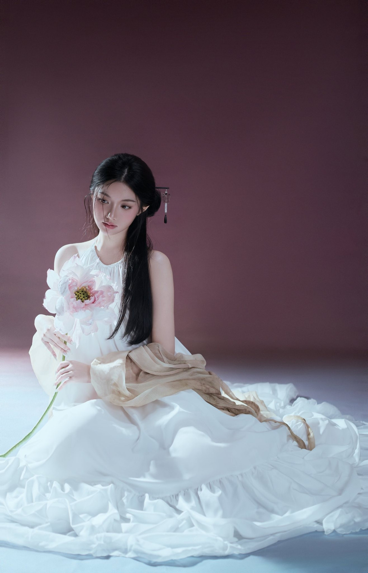 Tuy nhiên, đi kèm với lượt xem và sự chú ý là không ít áp lực. Mukbang vốn là thể loại gây tranh cãi, liên quan trực tiếp đến vấn đề sức khỏe và thói quen ăn uống.