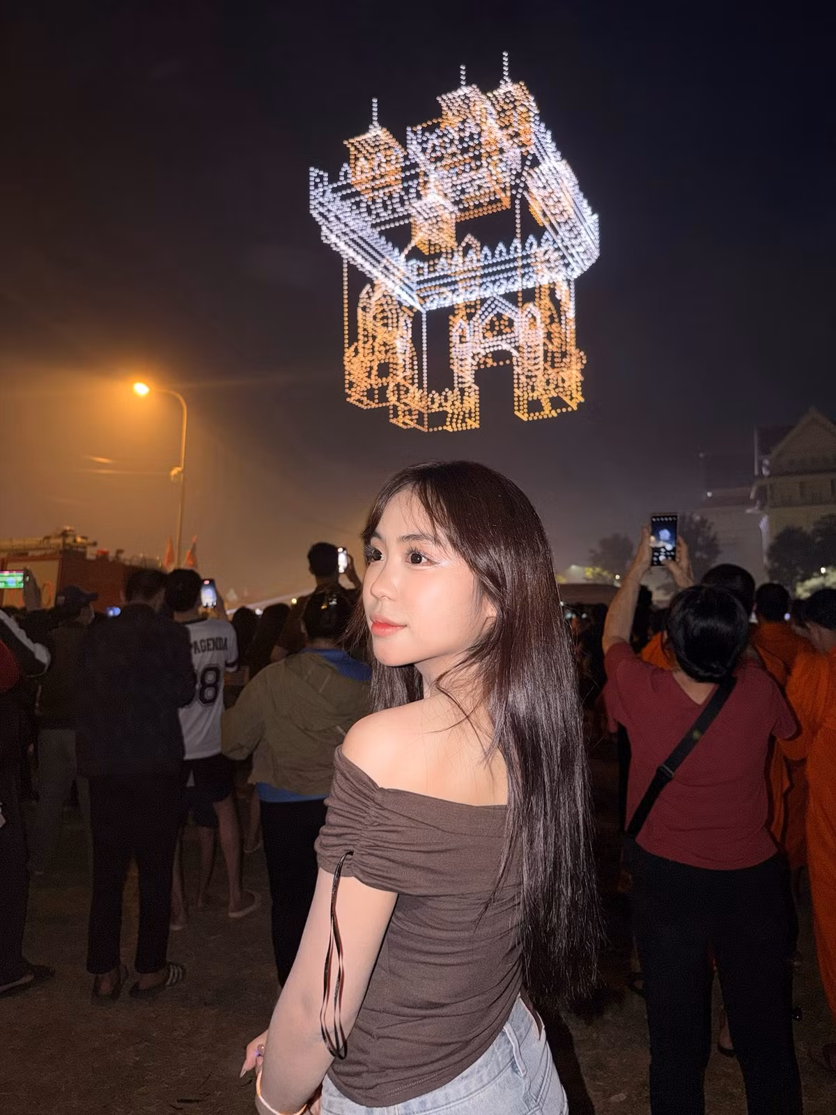 Không chỉ gây ấn tượng bởi ngoại hình xinh đẹp, Maysaa còn được biết đến là cô gái Lào có tính cách năng động, ham học hỏi và đam mê khám phá văn hóa các quốc gia. Từ khi còn nhỏ, cô đã nuôi ước mơ đi du học – ước mơ được chắp cánh khi cô tự mình tìm hiểu chương trình của các trường đại học trên thế giới trong những năm cấp 3.