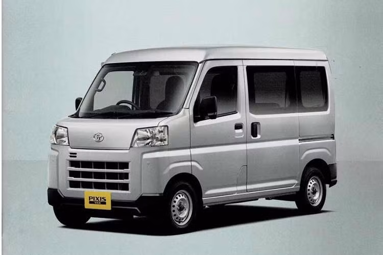 Dù ngoại hình khiêm tốn, Toyota Pixis Van BEV 2026 vẫn đảm bảo công năng ấn tượng với tải trọng tối đa đạt 350kg. Khoang chứa hàng được thiết kế vuông vức với chiều dài 1.920mm, rộng 1.270mm và cao 1.250mm.