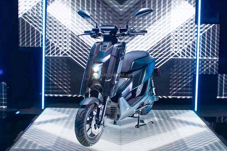 Yamaha đang ngày càng đa dạng các dòng xe máy điện của mình nhằm đáp ứng nhu cầu mới của thị trường. Và mới đây tại thị trường Đài Loan, hãng xe Nhật đã giới thiệu Yamaha EMF 2026 - một chiếc xe máy điện mới, lần đầu xuất hiện.